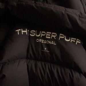 Small black Aritzia super puff, medium length